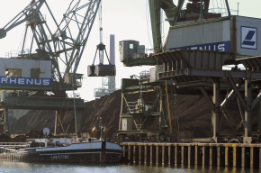  Importkohleumschlag  Importkohleumschlag im Dortmunder Hafen   Quellenangabe: Dortmunder Hafen AG / Vogelsang 