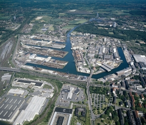  Luftaufnahme 2004    Quellenangabe: Dortmunder Hafen AG 