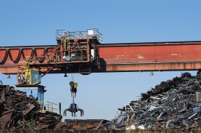  Stahlschere zum Zerkleinern recyclingfähiger Metall-Schrotte   Stahlschere zum Zerkleinern recyclingfähiger Metall-Schrotte   Quellenangabe: Dortmunder Hafen AG 