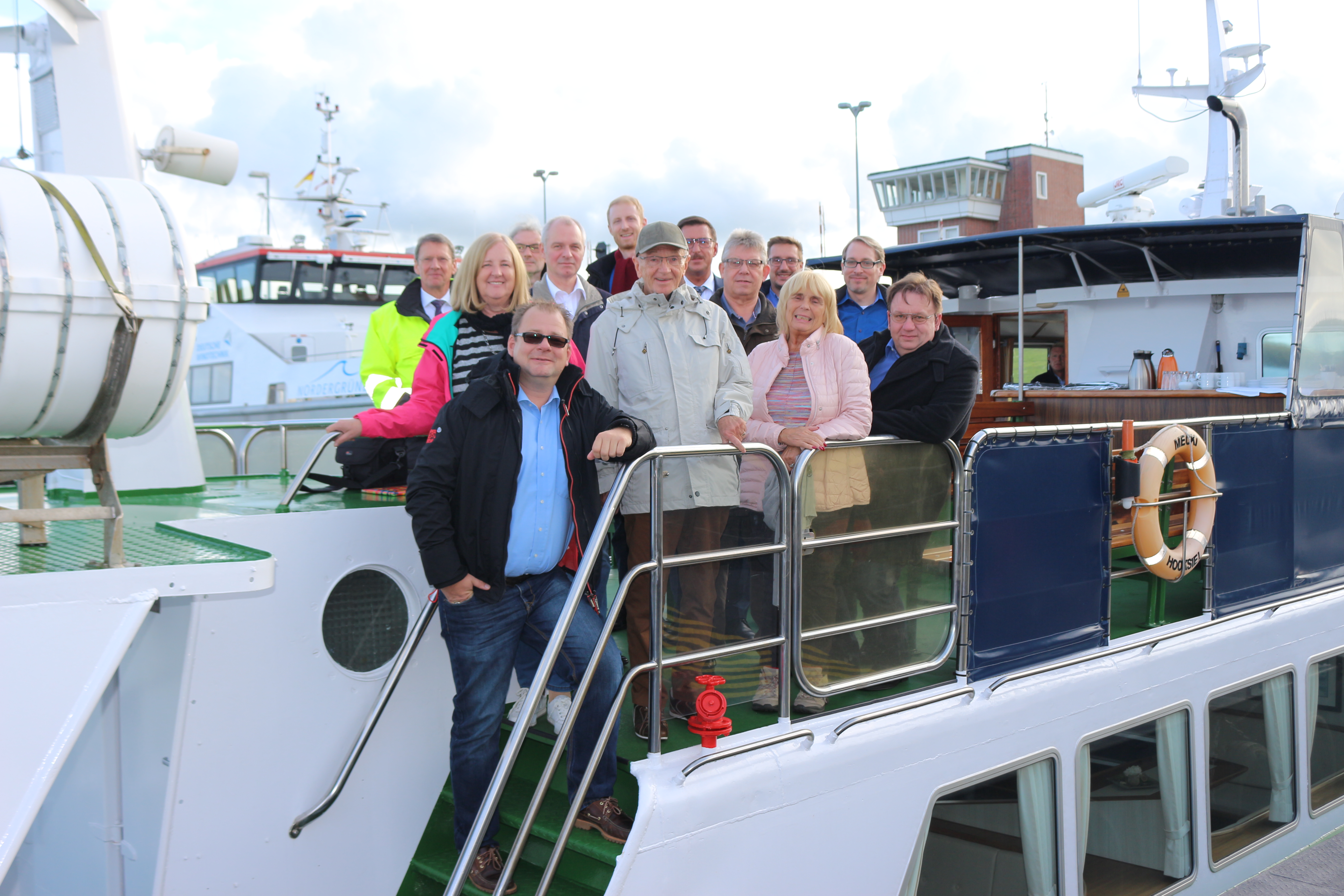 Eine Delegation der Dortmunder Hafen AG besichtigte den JadeWeserPort in Wilhelmshaven